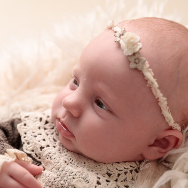 Newbornfotograaf te zevenbergen. studio of aan huis